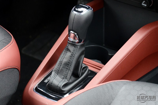 2015款 1.6L 自動智行版