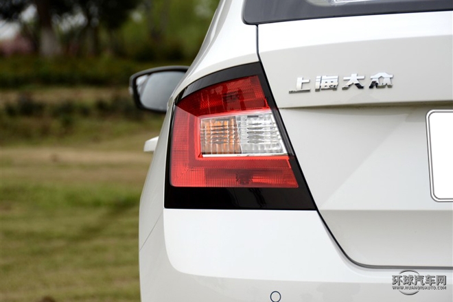 2015款 1.6L 自動智行版