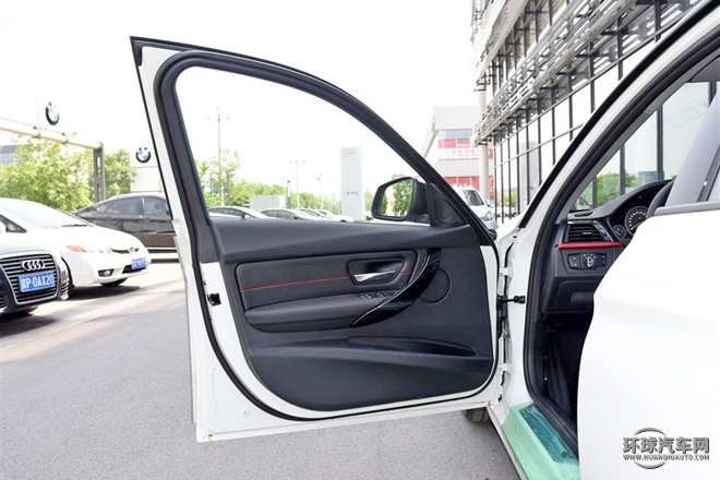 2015款 320i 超悅版運(yùn)動設(shè)計(jì)套裝