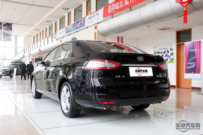 2015款 1.8T 自動豪華型