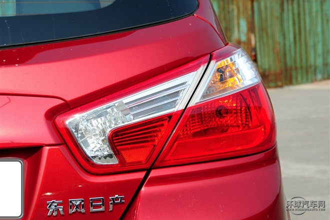 2015款 1.6L 自動時尚版