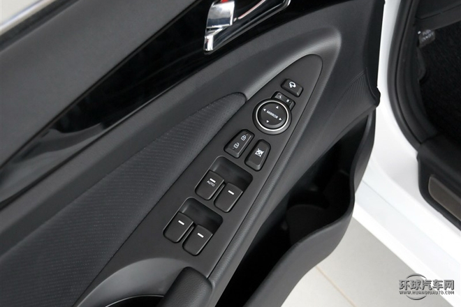 2015款 經典 2.0L 自動豪華版