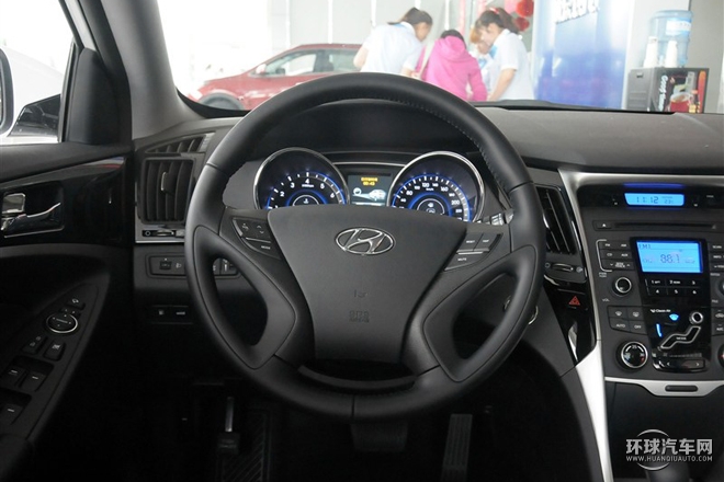 2015款 經典 2.0L 自動豪華版