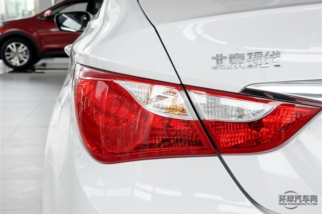 2015款 經典 2.0L 自動豪華版