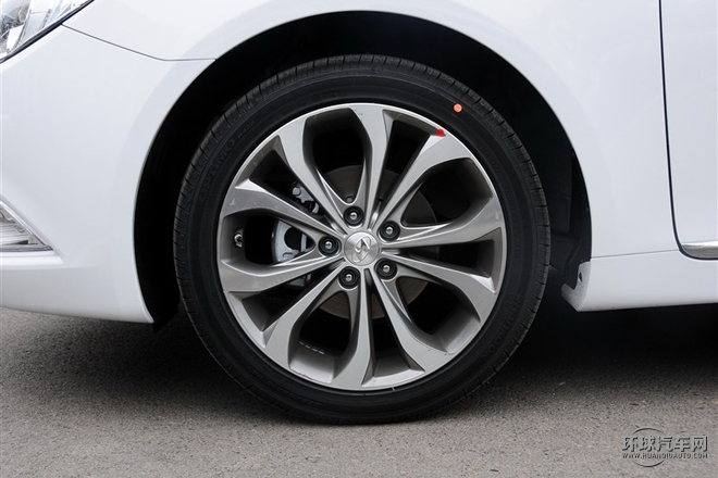 2015款 經典 2.0L 自動領先版