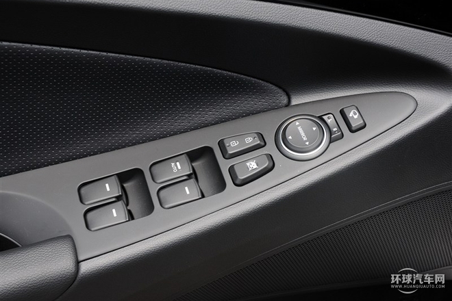 2015款 經(jīng)典 2.0L 自動領(lǐng)先版