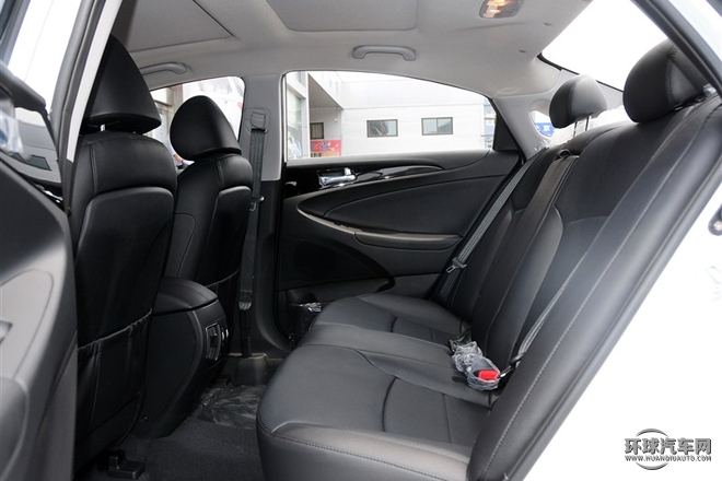 2015款 經典 2.0L 自動領先版