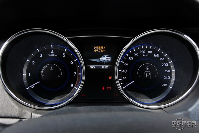 2015款 經(jīng)典 2.0L 自動(dòng)領(lǐng)先版