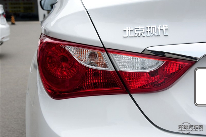 2015款 經典 2.0L 自動領先版