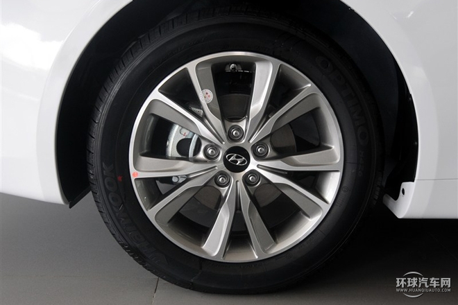 2015款 經(jīng)典 2.4L 自動(dòng)領(lǐng)先版 國IV