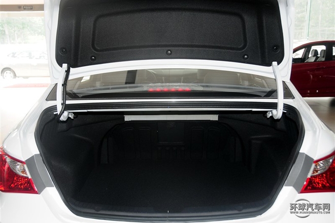 2015款 經(jīng)典 2.4L 自動(dòng)領(lǐng)先版 國(guó)V