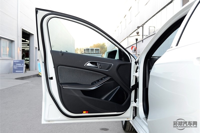 2015款 A 180 標(biāo)準(zhǔn)型