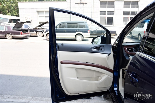 2015款 2.4L 豪華商務尊享版