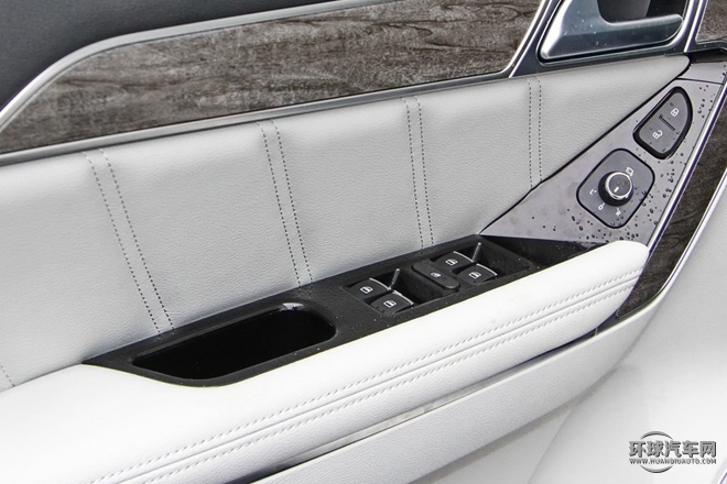 2015款 2.0T 手動兩驅尊貴型