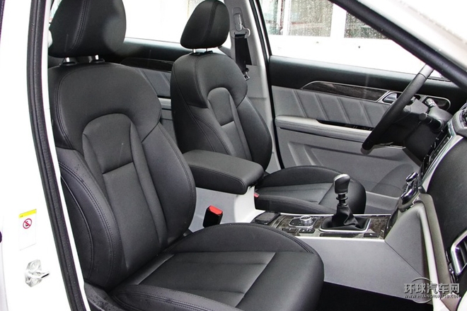 2015款 2.0T 手動(dòng)兩驅(qū)尊貴型