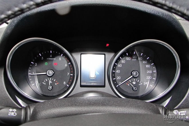 2015款 2.0T 手動(dòng)兩驅(qū)尊貴型