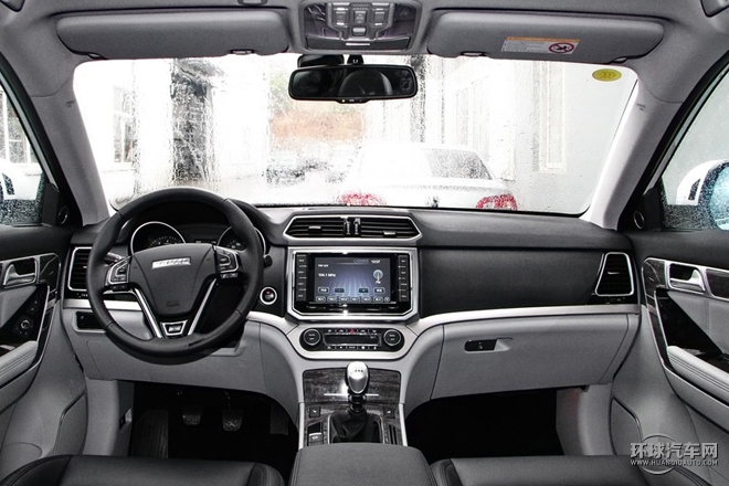 2015款 2.0T 手動兩驅尊貴型