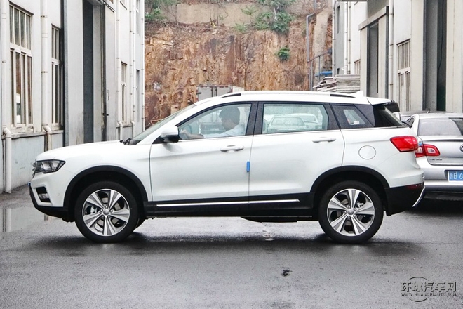 2015款 2.0T 手動(dòng)兩驅(qū)尊貴型