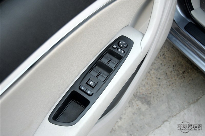 2015款 1.8T 自動旗艦型