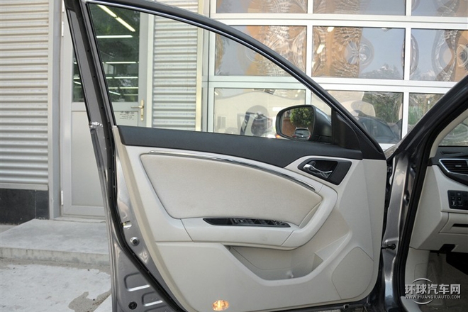 2015款 1.8T 自動舒適型