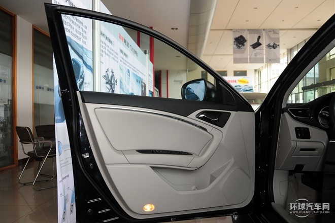 2015款 1.8T 自動(dòng)尊貴型