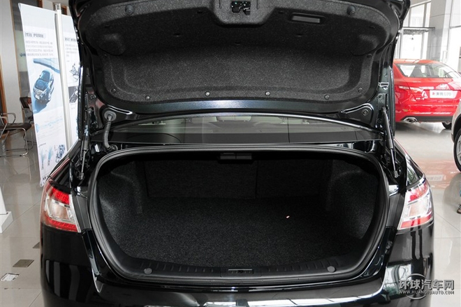 2015款 1.8T 自動(dòng)尊貴型