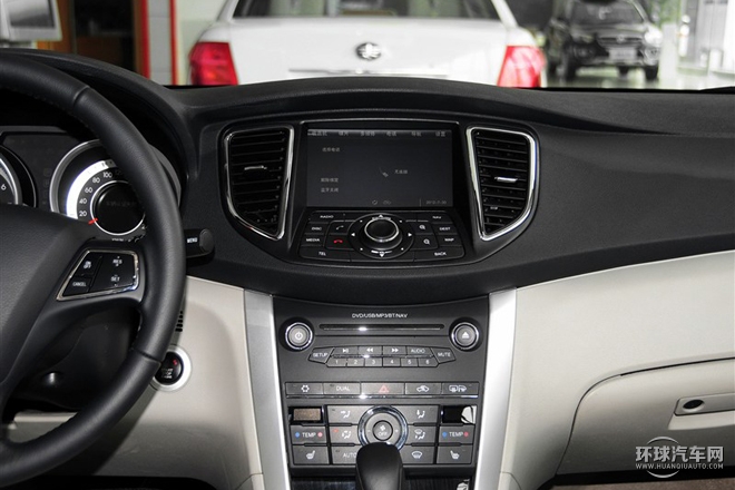 2015款 1.8T 自動尊貴型