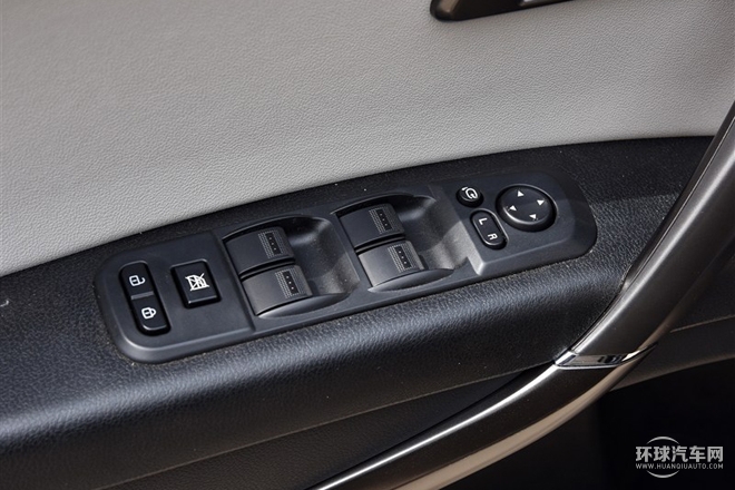 2015款 1.8T 自動豪華型