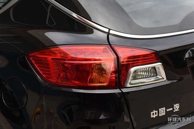 2015款 1.8T 自動豪華型