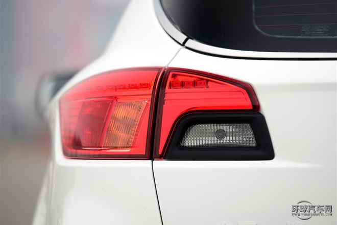 2015款 1.8T 自動(dòng)運(yùn)動(dòng)型