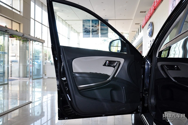 2015款 2.0L 手動豪華型