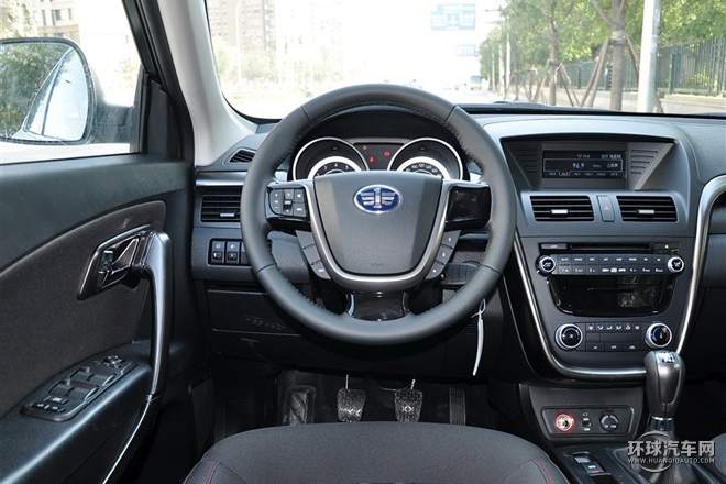 2015款 2.0L 手動基本型