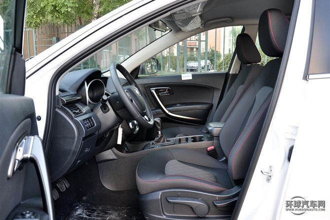 2015款 2.0L 手動基本型