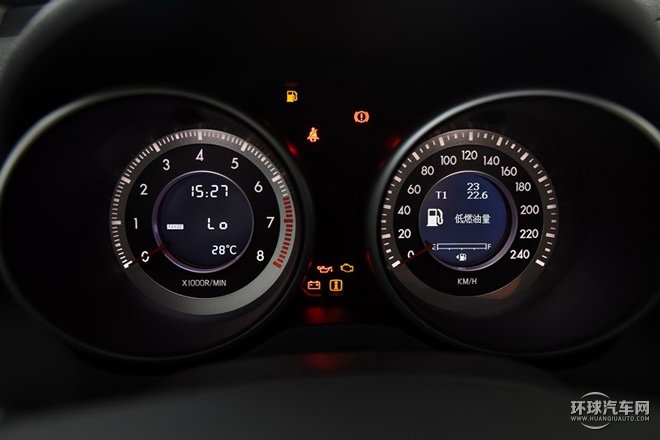 2015款 2.0L 手動(dòng)舒適兩周年紀(jì)念型