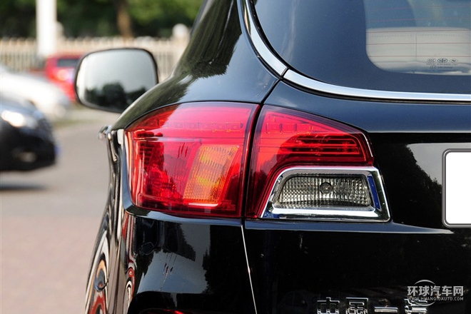 2015款 2.0L 自動豪華型