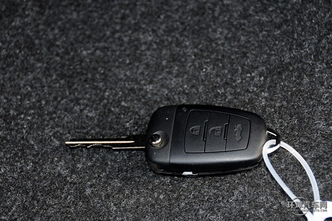 2015款 2.0L 自動舒適型