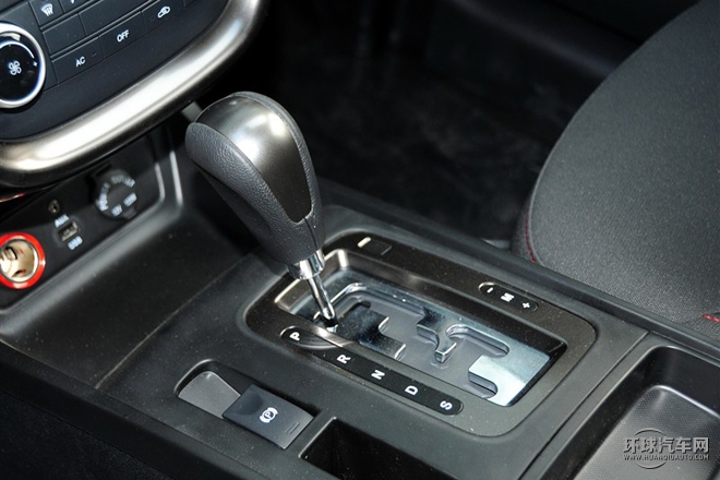 2015款 2.0L 自動舒適型
