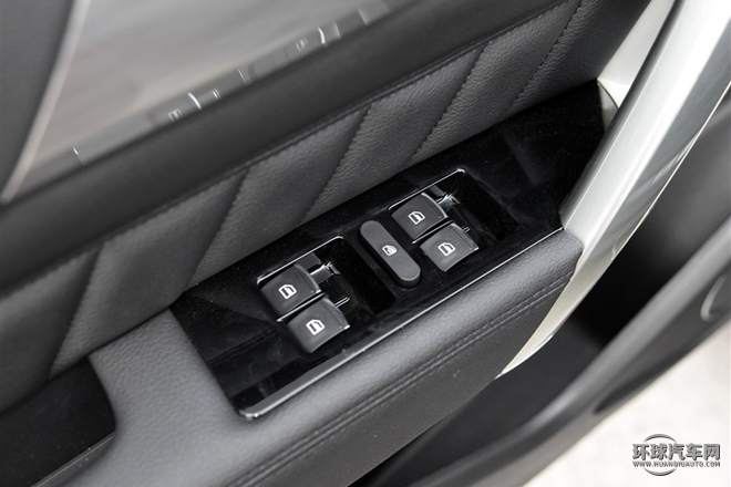 2015款 1.5T 自動(dòng)兩驅(qū)精英版