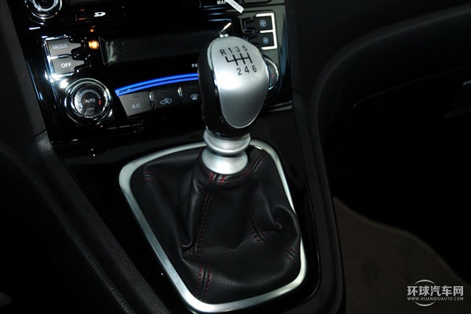 2015款 升級(jí)版 1.5T 手動(dòng)兩驅(qū)精英型