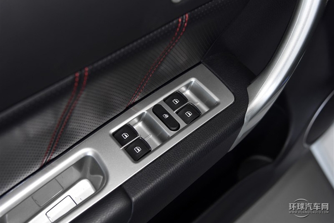 2015款 升級版 1.5T 手動四驅精英型