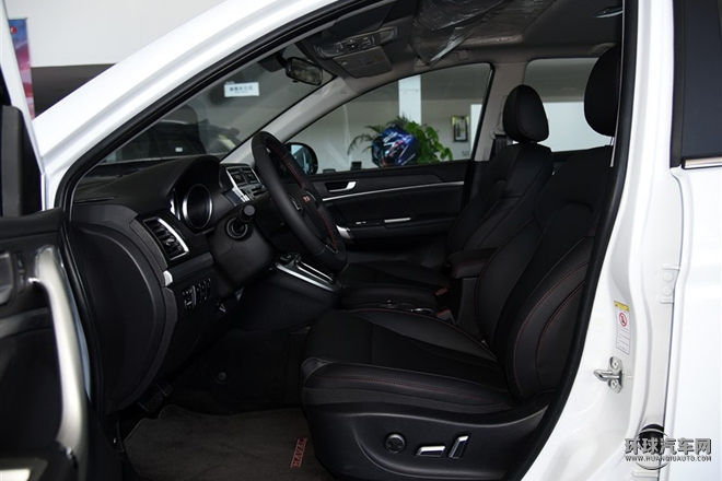 2015款 運動版 1.5T 自動兩驅尊享型