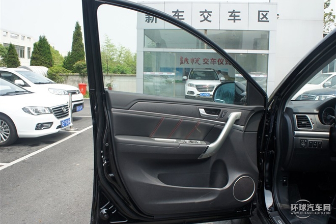 2015款 運(yùn)動版 1.5T 自動兩驅(qū)豪華型