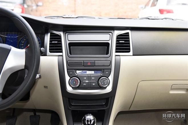 2015款 1.5L 手動進取型