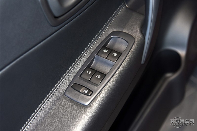 2015款 2.0L 兩驅標準版