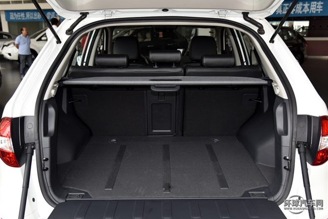 2015款 2.0L 兩驅(qū)時(shí)尚版