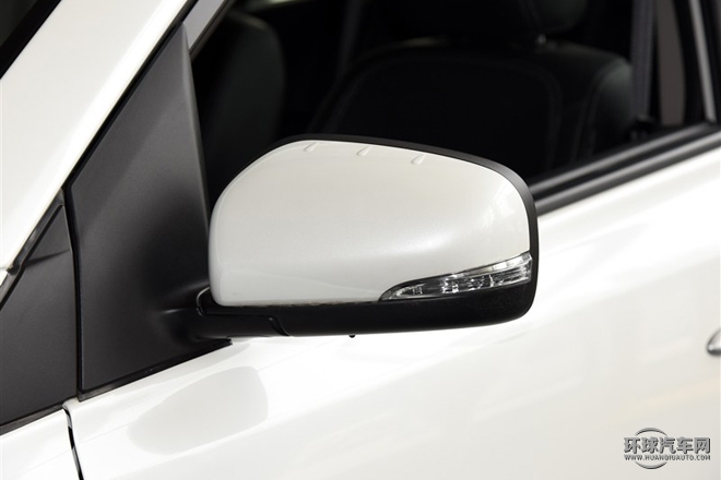 2015款 2.0L 兩驅(qū)時(shí)尚版