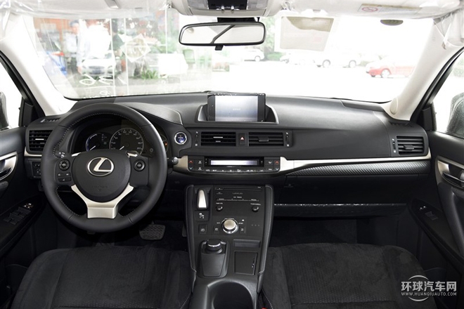 2015款 CT200h 暗夜騎士版