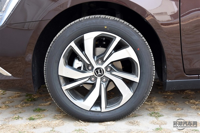 2015款 1.8T 自動(dòng)旗艦型