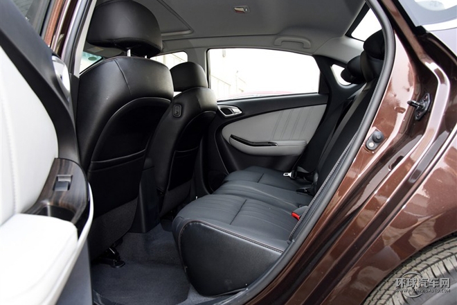 2015款 1.8T 自動旗艦型