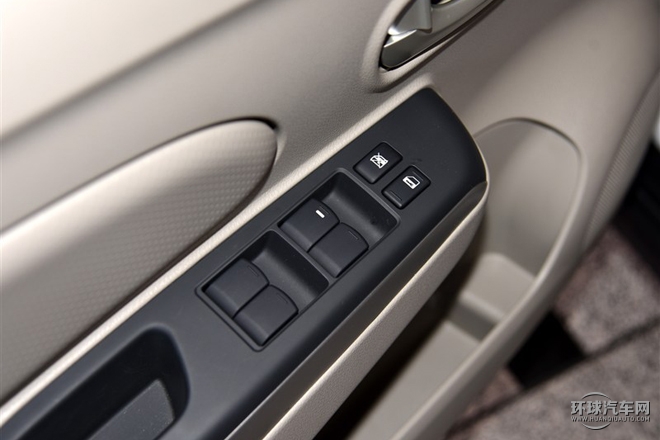 2015款 1.6L 手動(dòng)豪華版